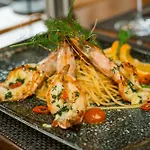 מלון Roca Restaurant Und *