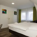 מלון Roca Restaurant Und