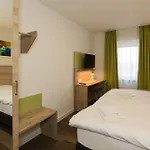 מלון Roca Restaurant Und