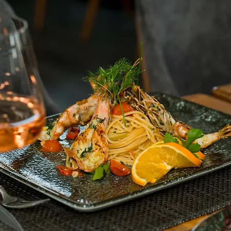 Hotel Roca Restaurant Und *
