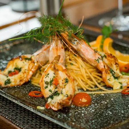 فندق Roca Restaurant Und *