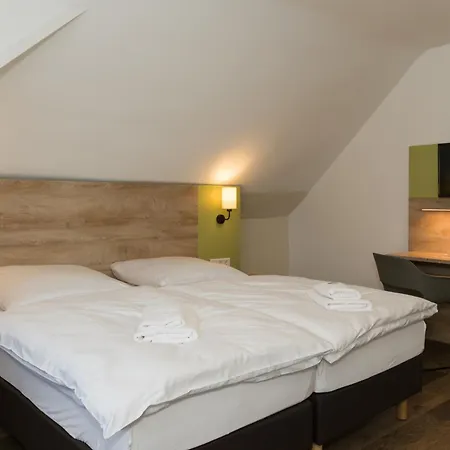 Roca Restaurant Und فندق