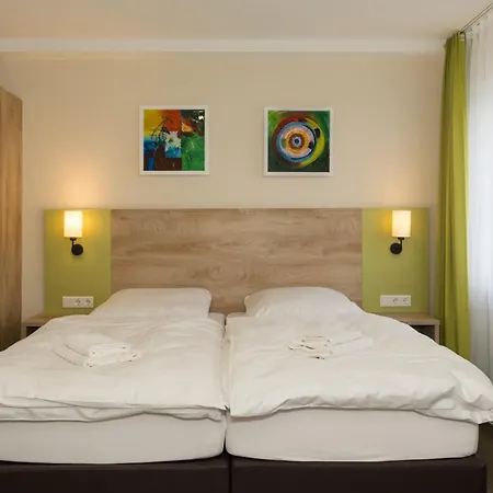 Hotel Roca Restaurant Und