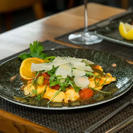 Hotel Roca Restaurant Und *