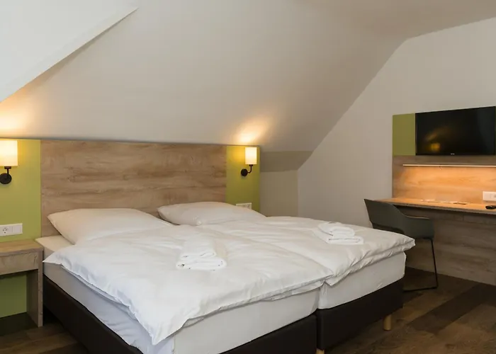 Roca Restaurant Und Hotel